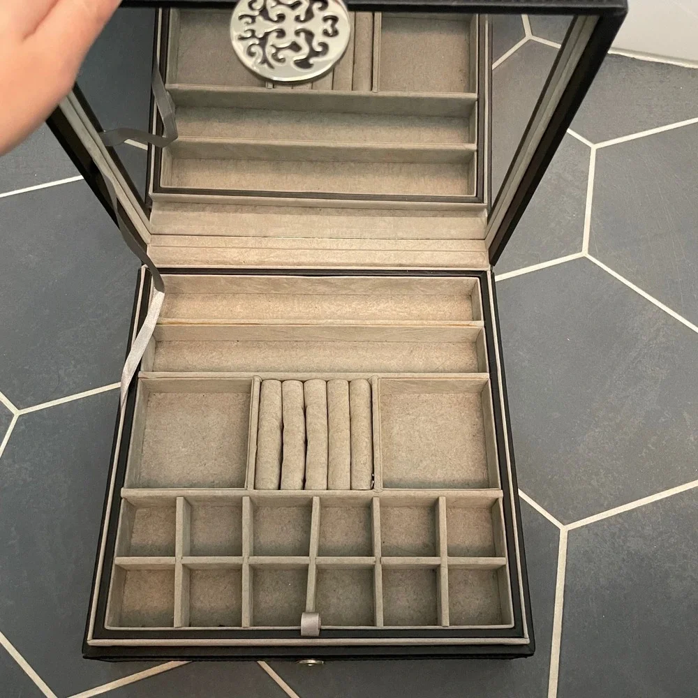 Black Faux Leather Jewelry‎ Organizer Box with Compartments and Lock Clasp